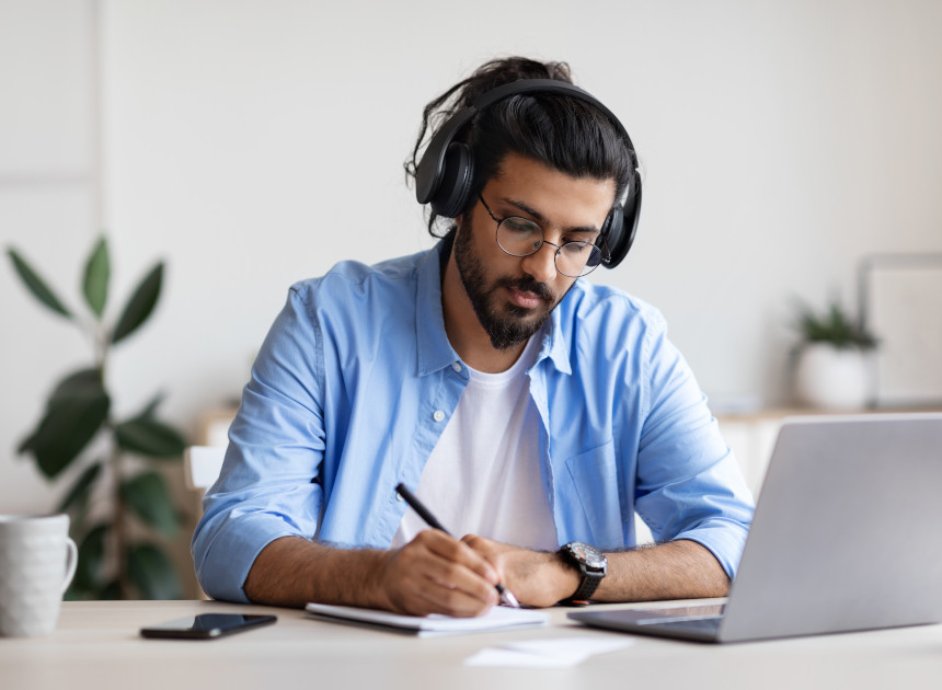 Creating online learning communities